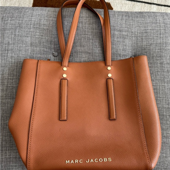 Marc Jacobs Handbags - Marc Jacobs Cognac Leather Pebble Tote with Gold Hardware